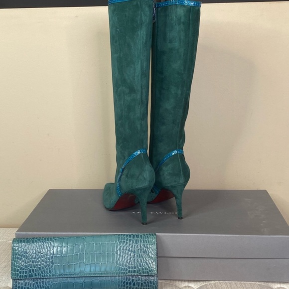 Ann Taylor Emerald Leather Suede Boots & Clutch - Picture 4 of 16